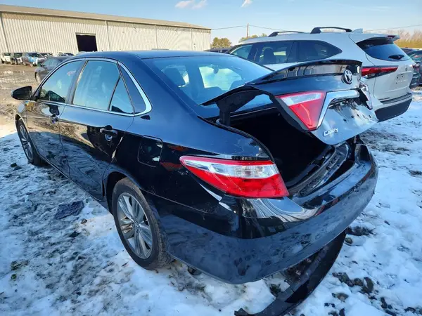 4T1BF1FK3HU315297 2017 TOYOTA CAMRY - Image 2