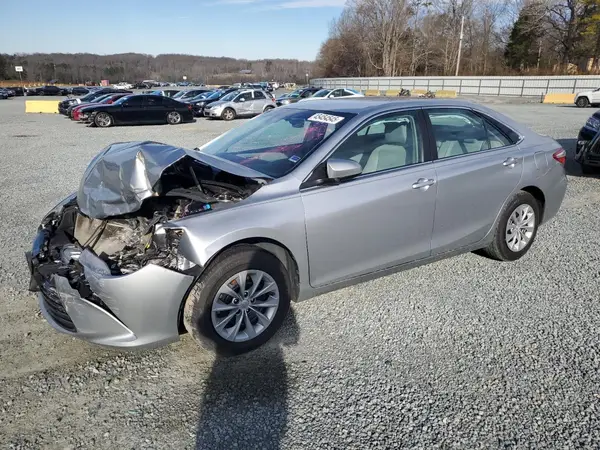 4T1BF1FK3HU317762 2017 TOYOTA CAMRY - Image 1