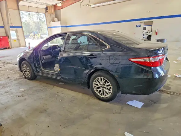 4T1BF1FK3HU319284 2017 TOYOTA CAMRY - Image 2