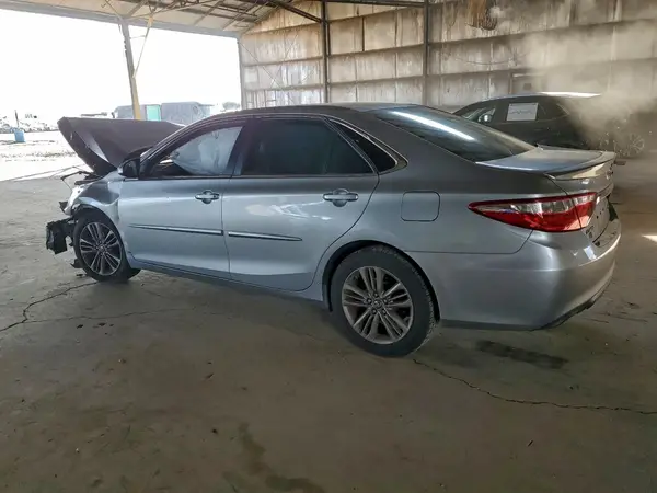 4T1BF1FK3HU325327 2017 TOYOTA CAMRY - Image 2