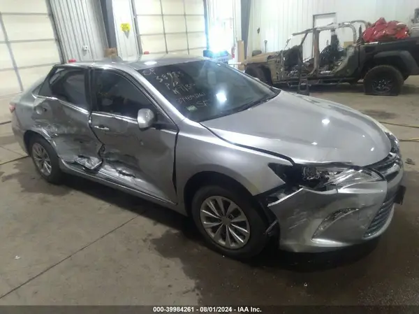 4T1BF1FK3HU325506 2017 TOYOTA CAMRY - Image 1