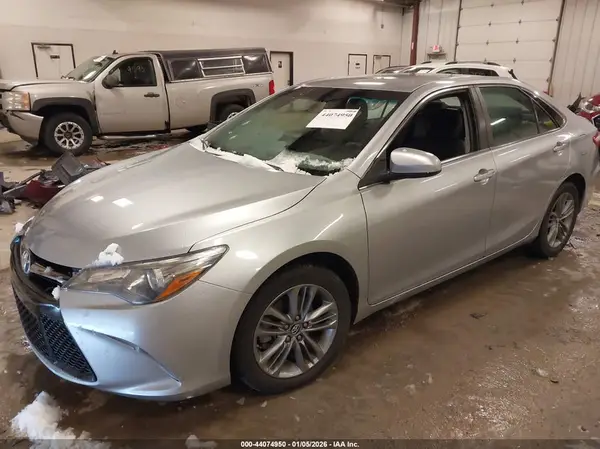 4T1BF1FK3HU325974 2017 TOYOTA CAMRY - Image 2