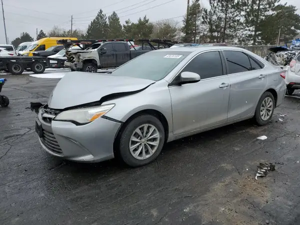 4T1BF1FK3HU326025 2017 TOYOTA CAMRY - Image 1