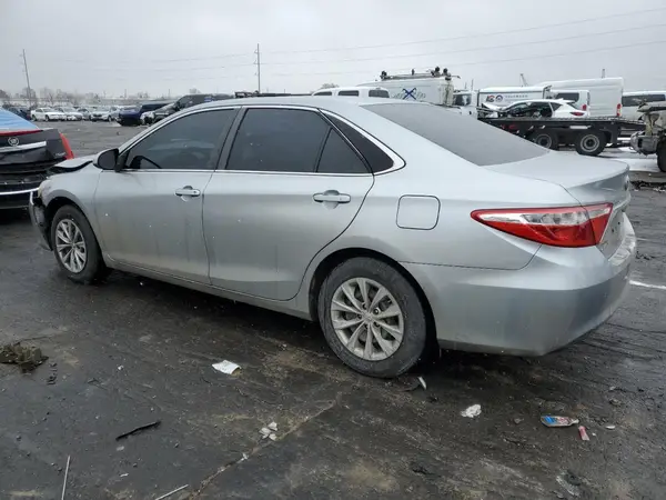4T1BF1FK3HU326025 2017 TOYOTA CAMRY - Image 2
