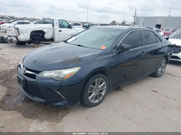 4T1BF1FK3HU326302 2017 TOYOTA CAMRY - Image 2