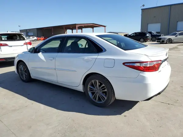 4T1BF1FK3HU326963 2017 TOYOTA CAMRY - Image 2
