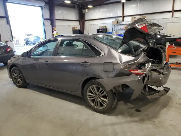 4T1BF1FK3HU328180 2017 TOYOTA CAMRY - Image 2