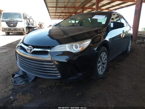 4T1BF1FK3HU329765 2017 TOYOTA CAMRY - Image 2