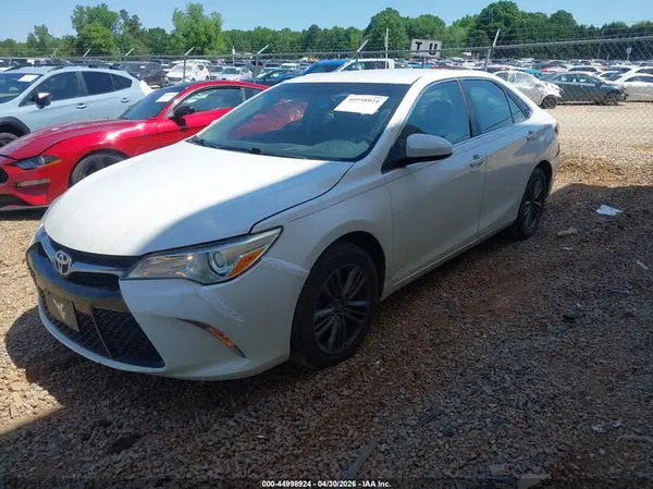 4T1BF1FK3HU330611 2017 TOYOTA CAMRY - Image 2