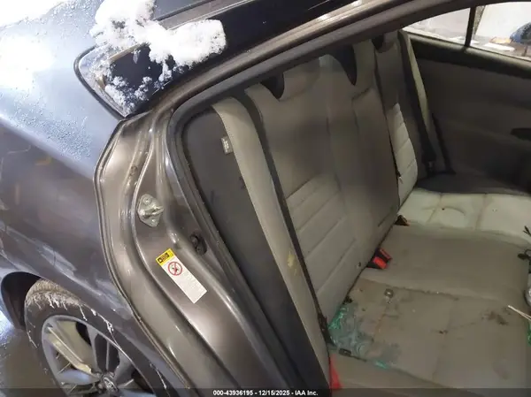 4T1BF1FK3HU330950 2017 TOYOTA CAMRY - Image 8