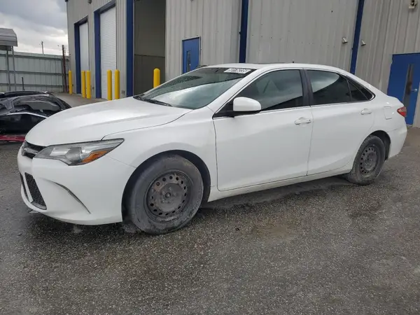 4T1BF1FK3HU331130 2017 TOYOTA CAMRY - Image 1