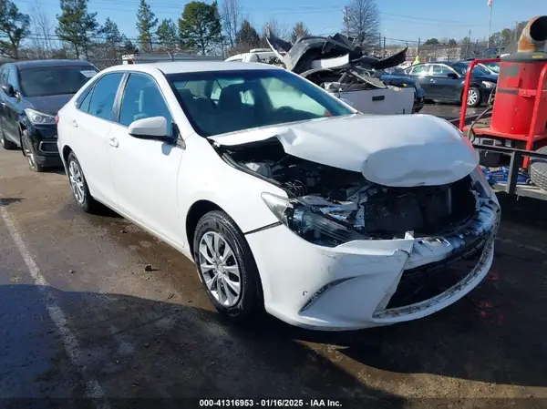 4T1BF1FK3HU332181 2017 TOYOTA CAMRY - Image 1