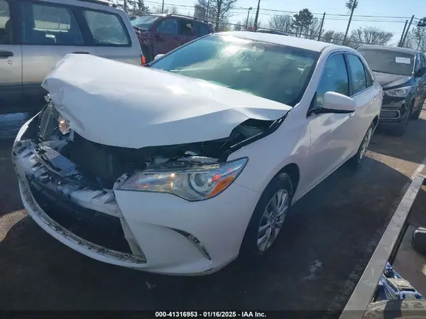 4T1BF1FK3HU332181 2017 TOYOTA CAMRY - Image 2