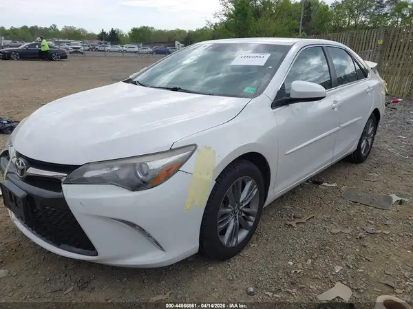 4T1BF1FK3HU333993 2017 TOYOTA CAMRY - Image 2