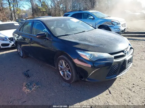 4T1BF1FK3HU335825 2017 TOYOTA CAMRY - Image 1