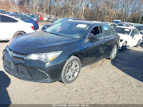 4T1BF1FK3HU335825 2017 TOYOTA CAMRY - Image 2