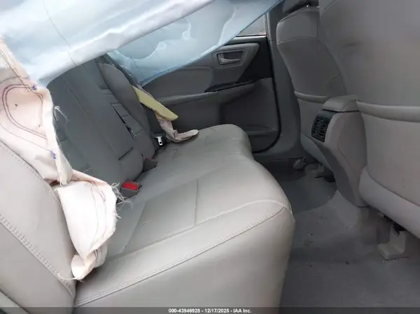 4T1BF1FK3HU336070 2017 TOYOTA CAMRY - Image 8