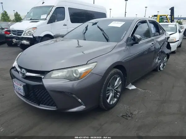 4T1BF1FK3HU336523 2017 TOYOTA CAMRY - Image 2
