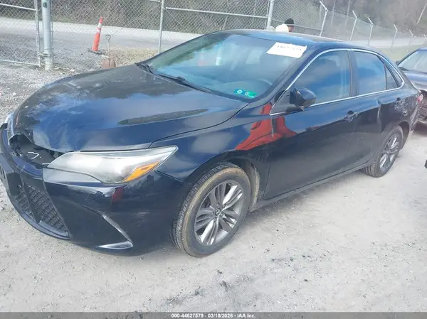 4T1BF1FK3HU338353 2017 TOYOTA CAMRY - Image 2