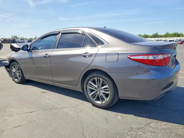4T1BF1FK3HU338434 2017 TOYOTA CAMRY - Image 2