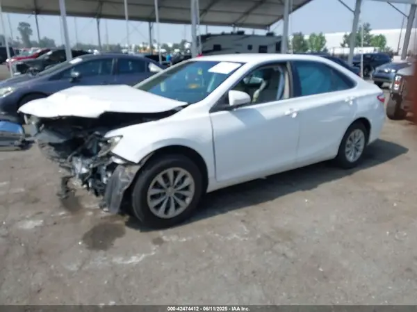 4T1BF1FK3HU338627 2017 TOYOTA CAMRY - Image 2