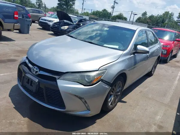 4T1BF1FK3HU338708 2017 TOYOTA CAMRY - Image 2