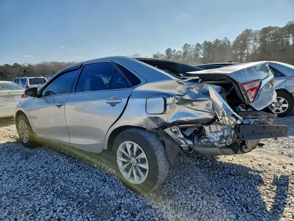 4T1BF1FK3HU340359 2017 TOYOTA CAMRY - Image 2