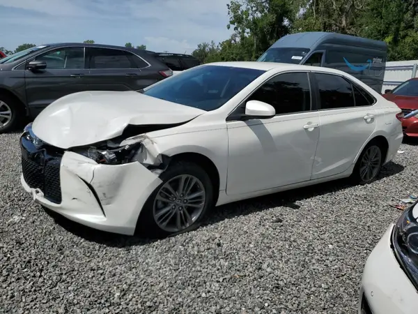 4T1BF1FK3HU341639 2017 TOYOTA CAMRY - Image 1