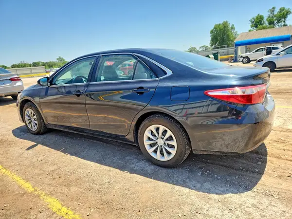 4T1BF1FK3HU343617 2017 TOYOTA CAMRY - Image 2