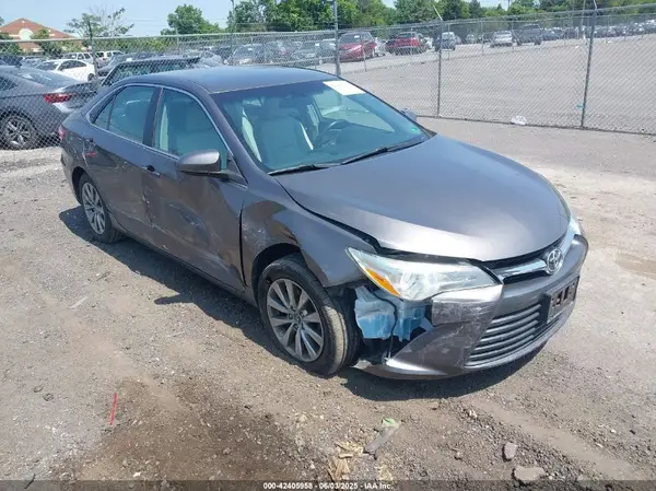 4T1BF1FK3HU344041 2017 TOYOTA CAMRY - Image 1