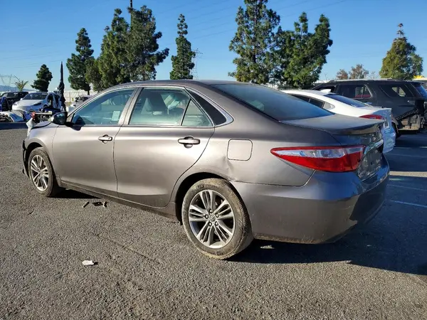 4T1BF1FK3HU347490 2017 TOYOTA CAMRY - Image 2