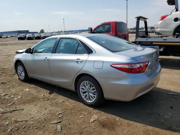 4T1BF1FK3HU348316 2017 TOYOTA CAMRY - Image 2