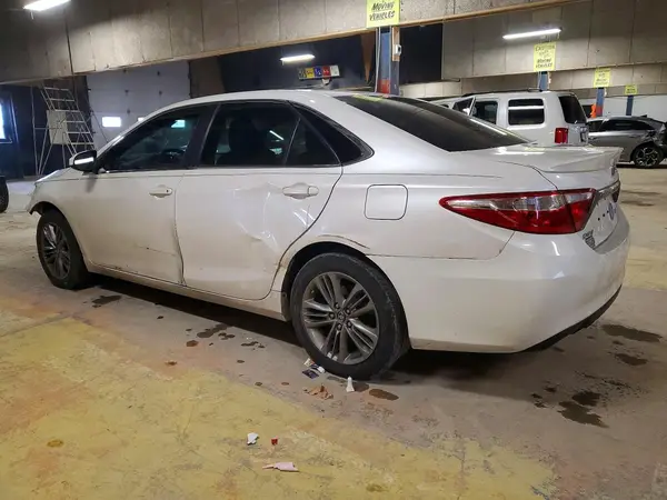 4T1BF1FK3HU349207 2017 TOYOTA CAMRY - Image 2