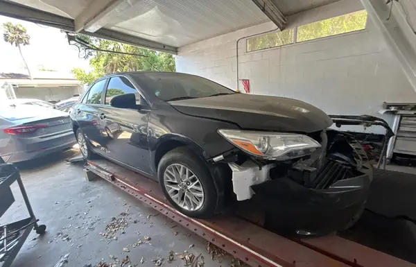 4T1BF1FK3HU349322 2017 TOYOTA CAMRY - Image 1