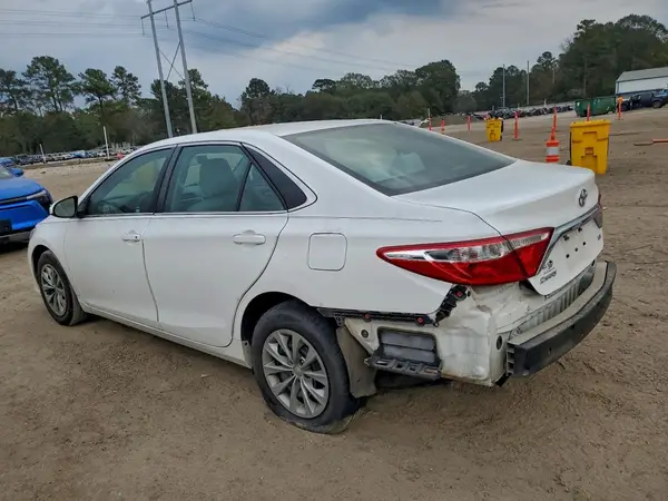 4T1BF1FK3HU349787 2017 TOYOTA CAMRY - Image 2
