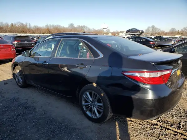 4T1BF1FK3HU350096 2017 TOYOTA CAMRY - Image 2