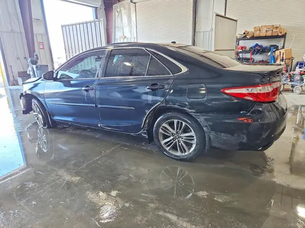 4T1BF1FK3HU352463 2017 TOYOTA CAMRY - Image 2