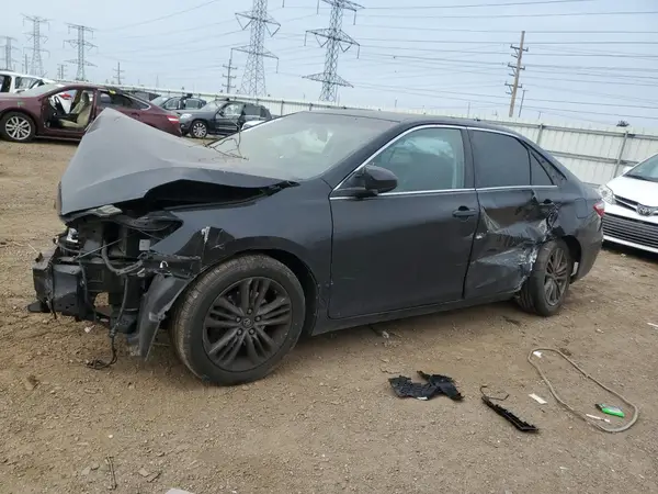 4T1BF1FK3HU352544 2017 TOYOTA CAMRY - Image 1