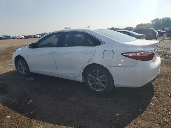 4T1BF1FK3HU353015 2017 TOYOTA CAMRY - Image 2