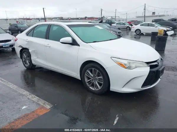 4T1BF1FK3HU355654 2017 TOYOTA CAMRY - Image 1