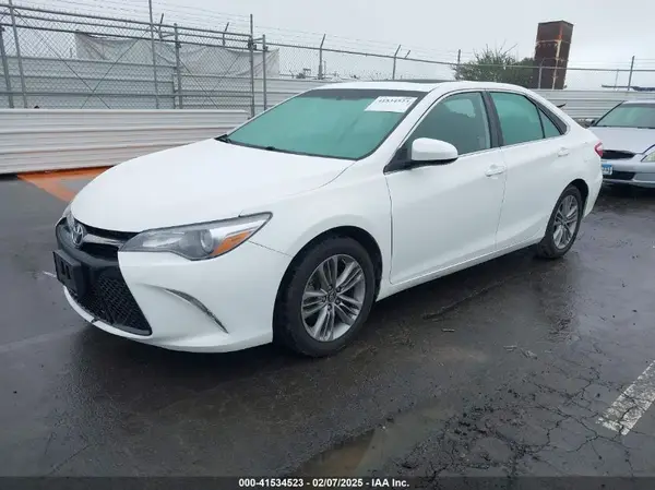 4T1BF1FK3HU355654 2017 TOYOTA CAMRY - Image 2