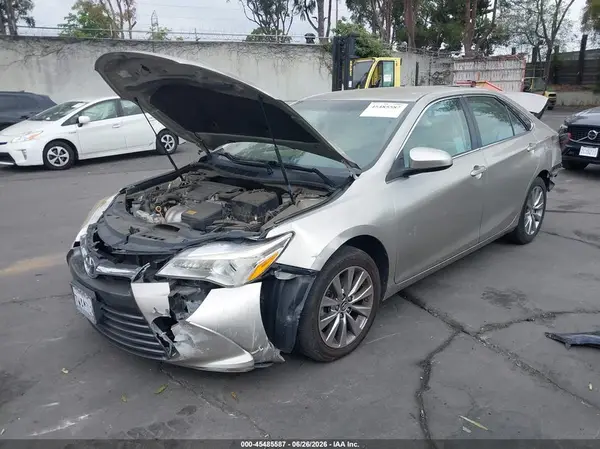 4T1BF1FK3HU356562 2017 TOYOTA CAMRY - Image 2
