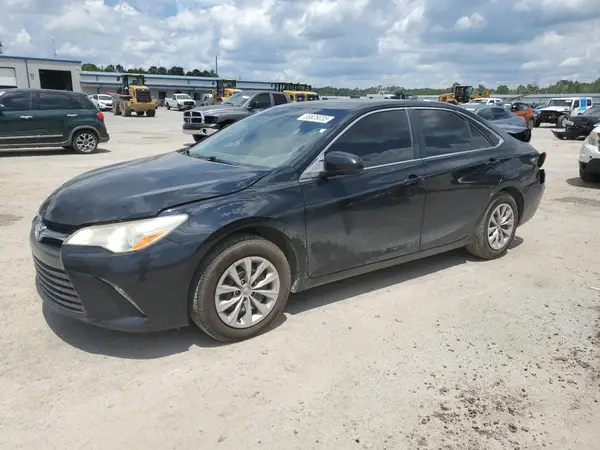 4T1BF1FK3HU357503 2017 TOYOTA CAMRY - Image 1