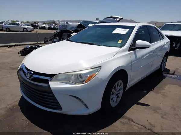 4T1BF1FK3HU357825 2017 TOYOTA CAMRY - Image 2