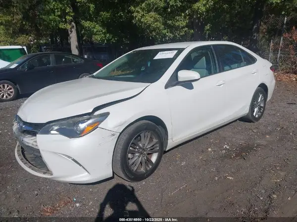 4T1BF1FK3HU360529 2017 TOYOTA CAMRY - Image 2