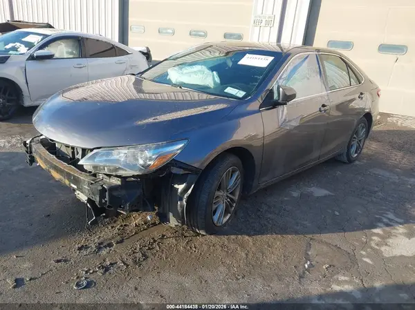 4T1BF1FK3HU361695 2017 TOYOTA CAMRY - Image 2