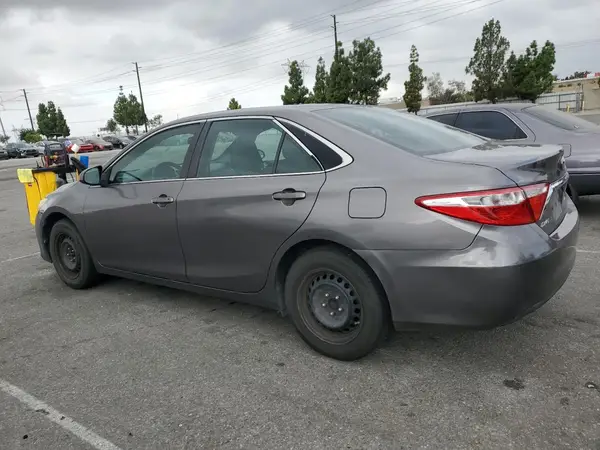 4T1BF1FK3HU364600 2017 TOYOTA CAMRY - Image 2