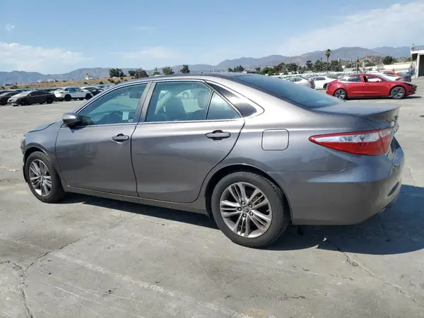 4T1BF1FK3HU366850 2017 TOYOTA CAMRY - Image 2