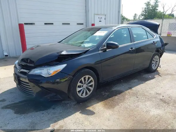 4T1BF1FK3HU367254 2017 TOYOTA CAMRY - Image 2