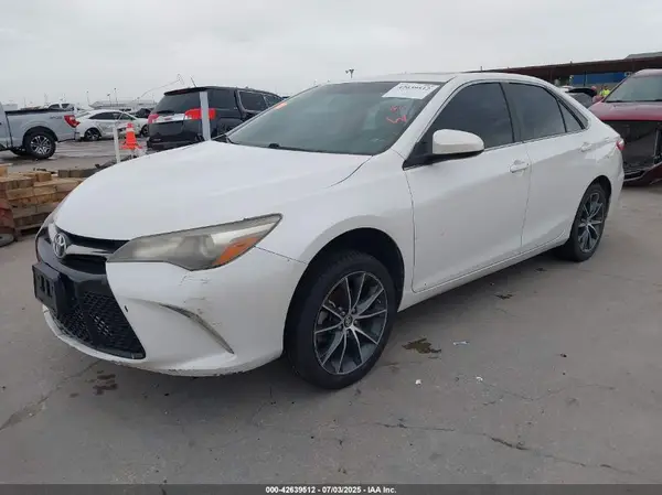 4T1BF1FK3HU368744 2017 TOYOTA CAMRY - Image 2